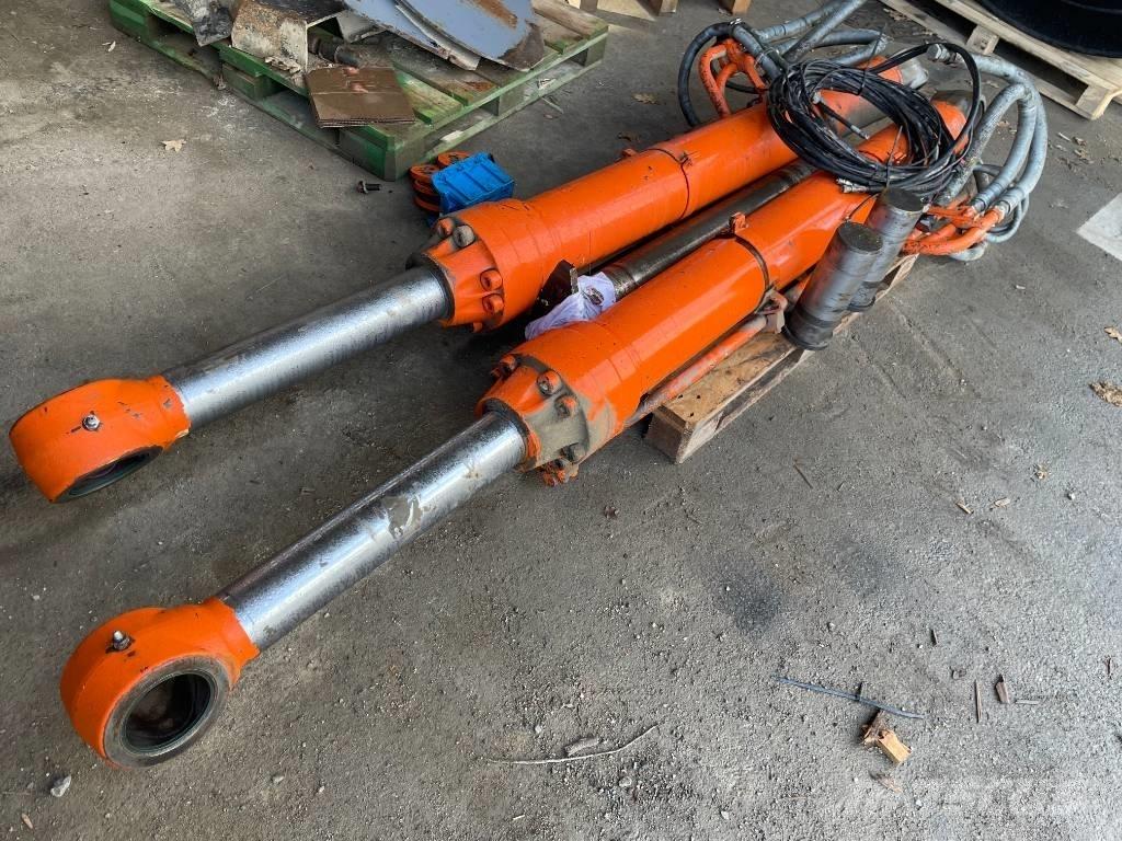 Hitachi ZX490LCH-6 Escavatori cingolati