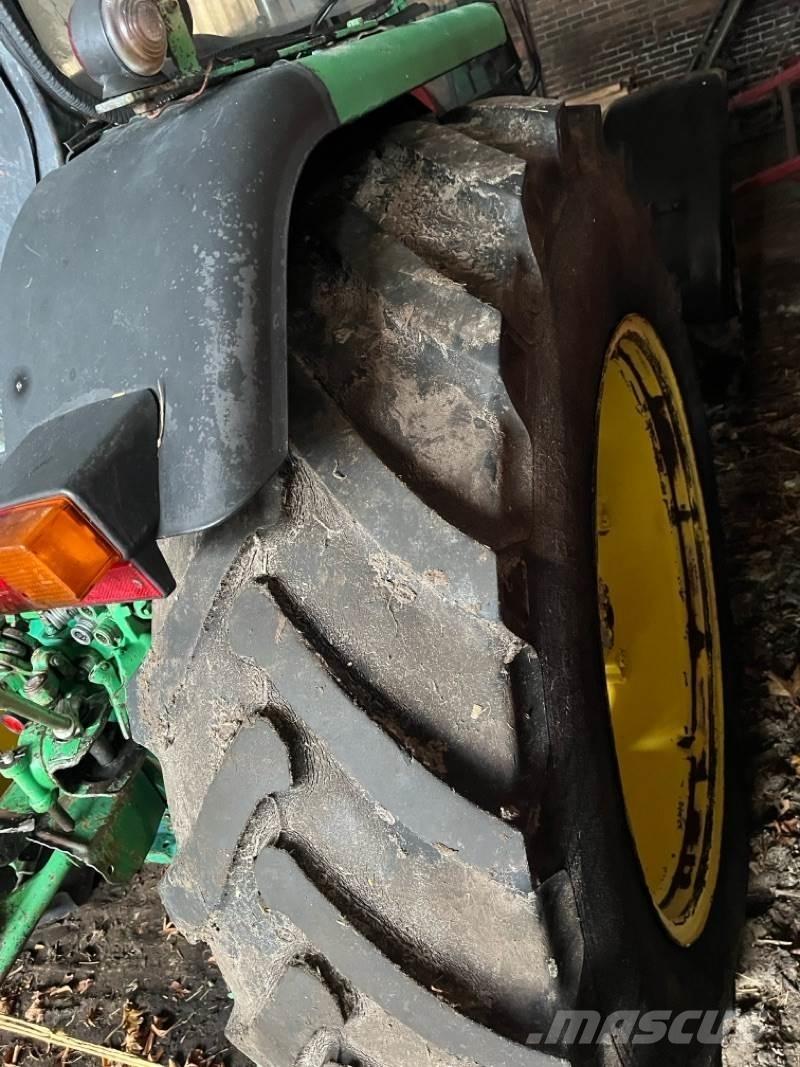 John Deere 2040A Trattori