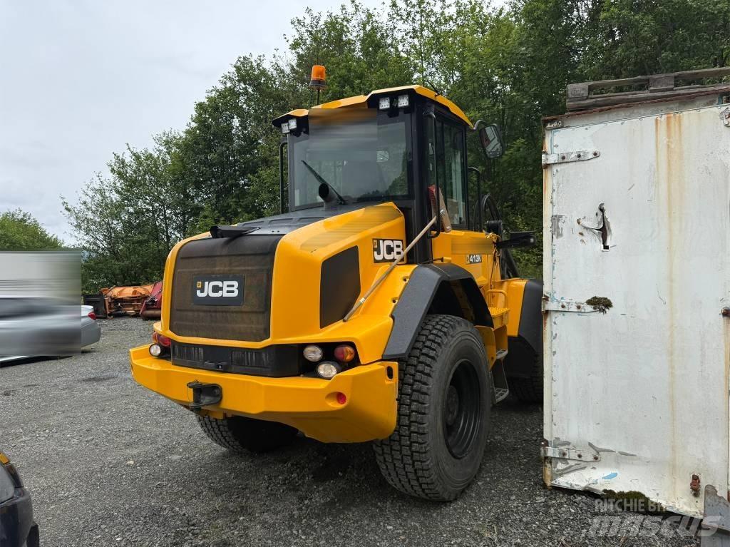 JCB 413K Pale gommate