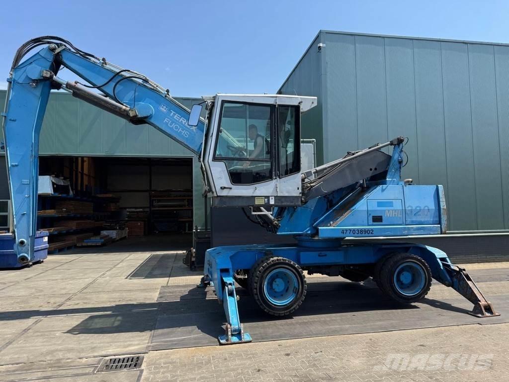 Fuchs MHL 320 Movimentazione rifiuti