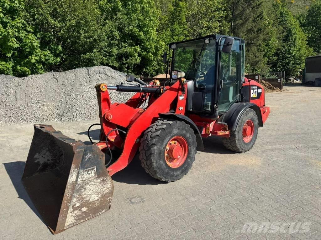 CAT 906M Pale gommate