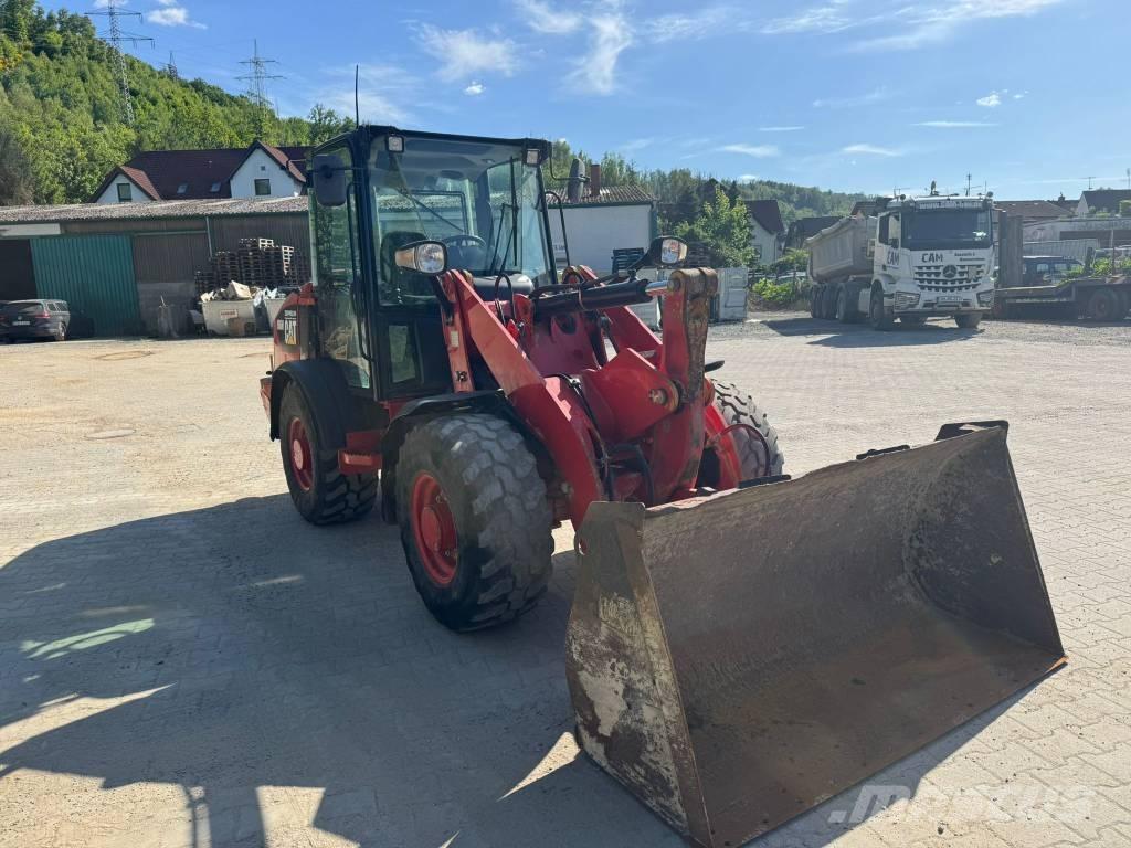 CAT 906M Pale gommate