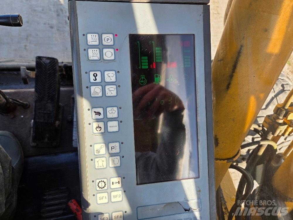 Liebherr A900 Escavatori gommati