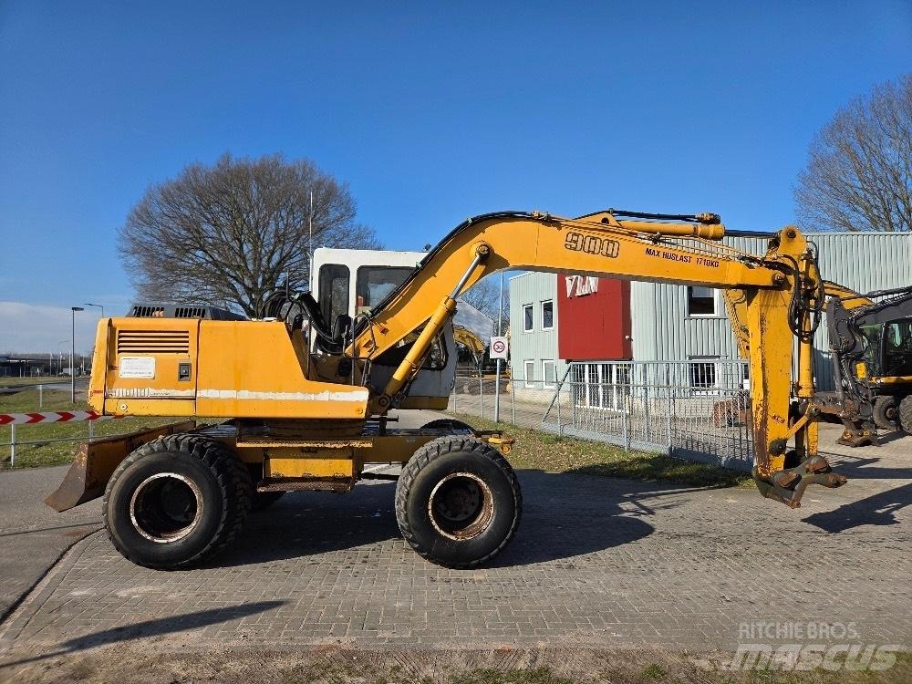 Liebherr A900 Escavatori gommati