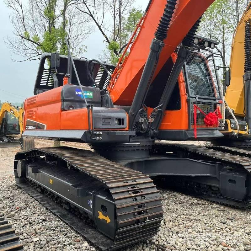 Doosan DX 225 Escavatori cingolati
