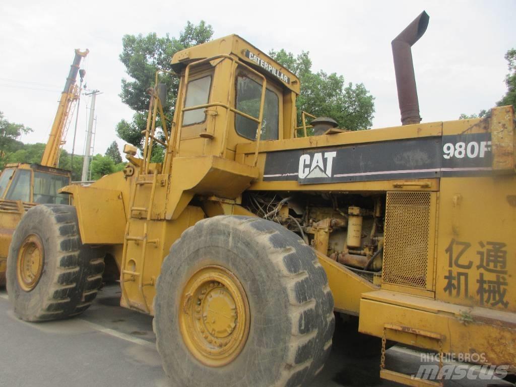 CAT 980 F Pale gommate