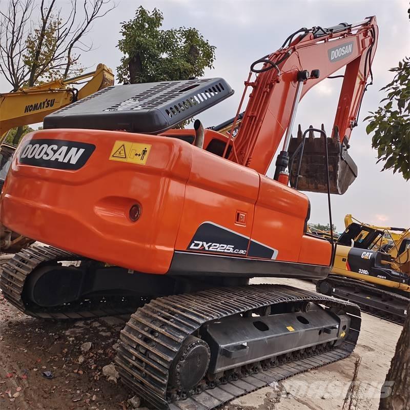 Doosan DX 225 LC-9C Escavatori cingolati