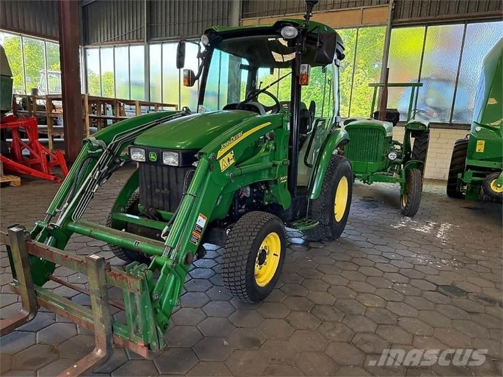 John Deere 3320 Trattori