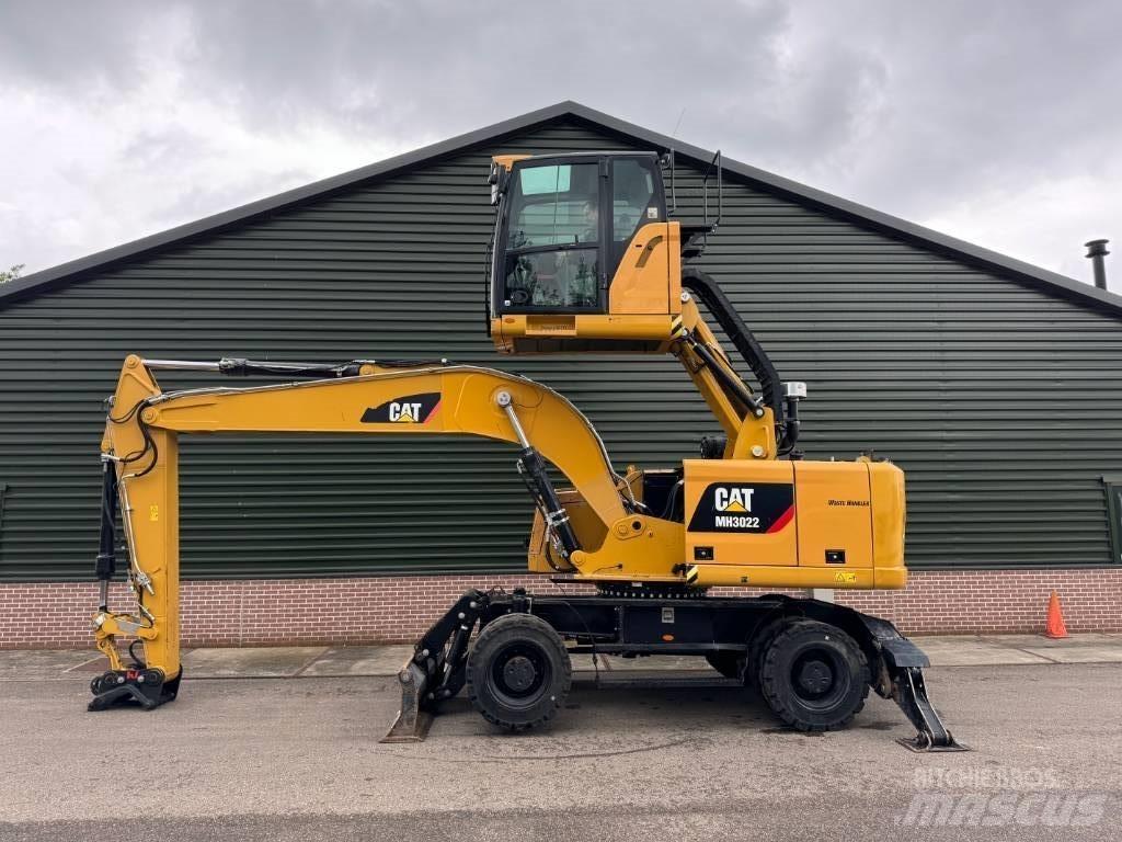 CAT MH3022 Movimentazione rifiuti