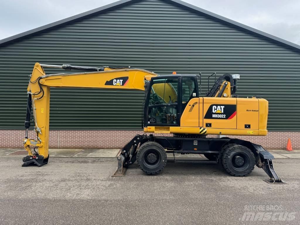 CAT MH3022 Movimentazione rifiuti
