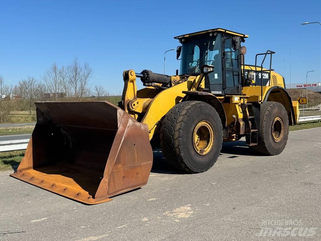 CAT 972M Pale gommate