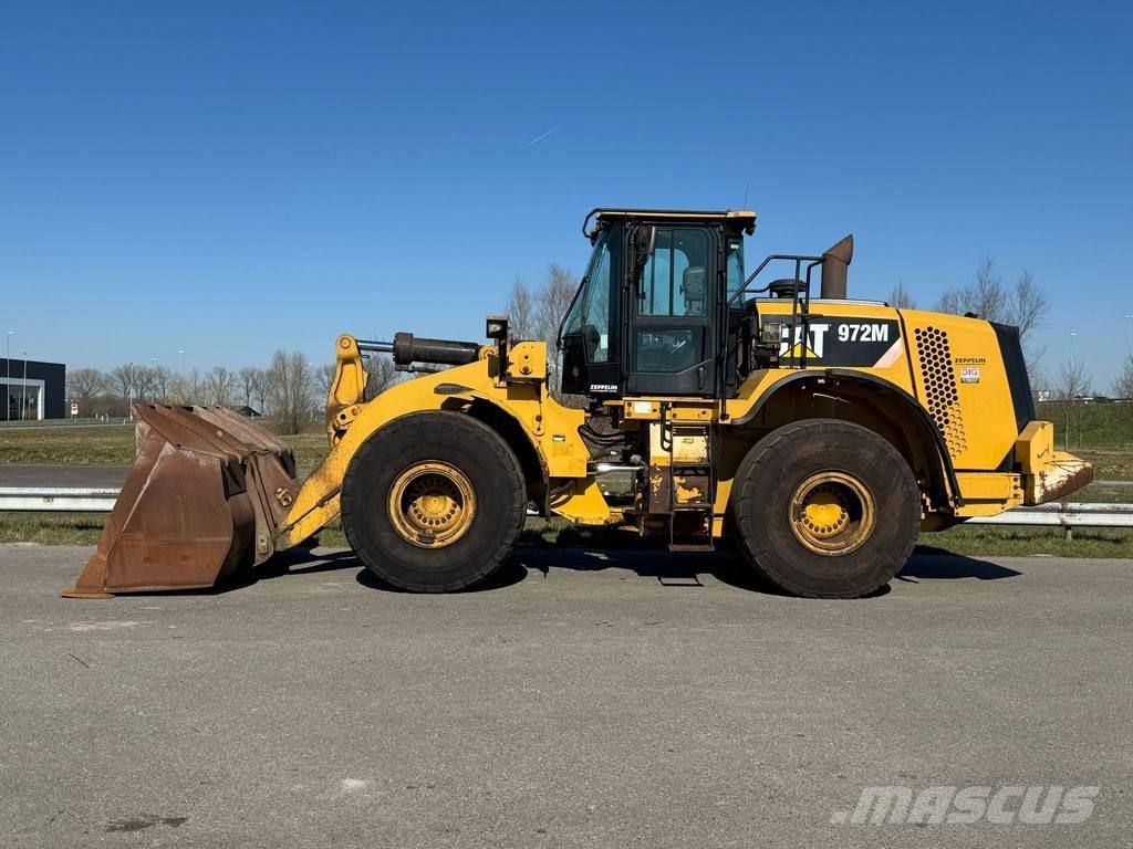 CAT 972M Pale gommate