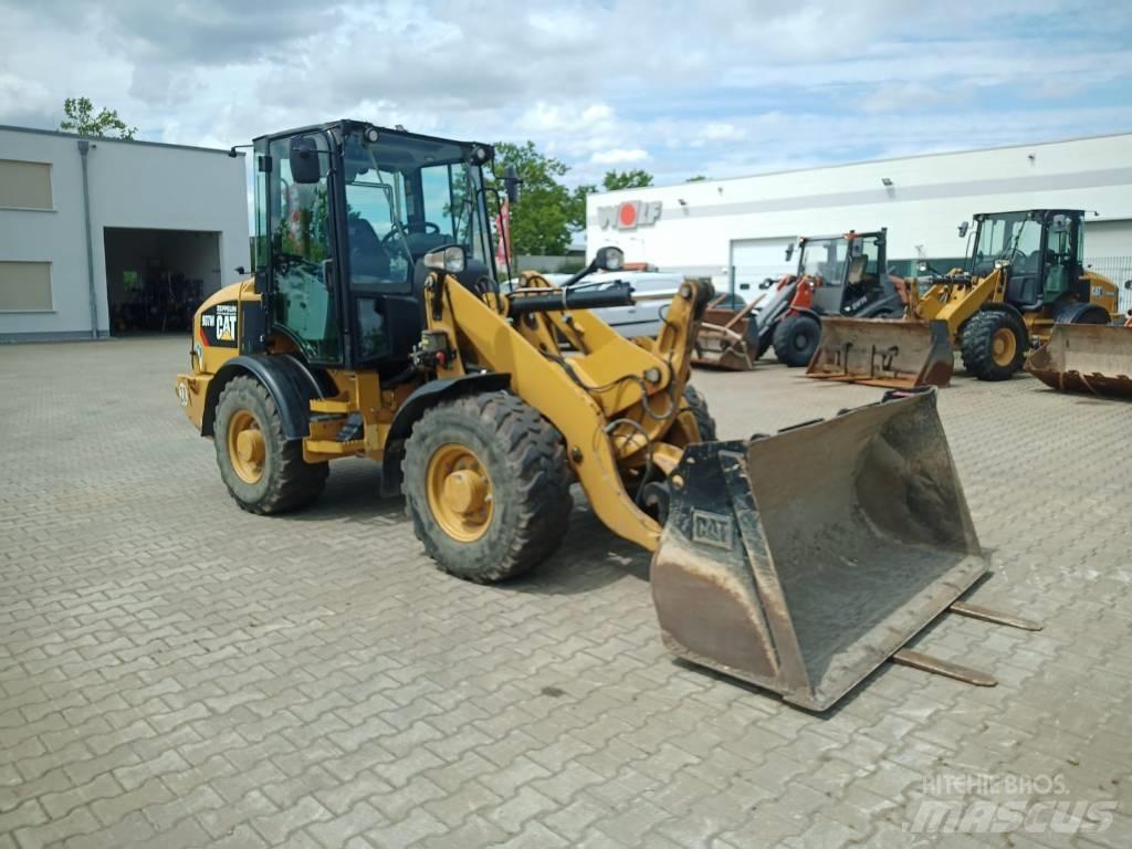 CAT 907 M Pale gommate