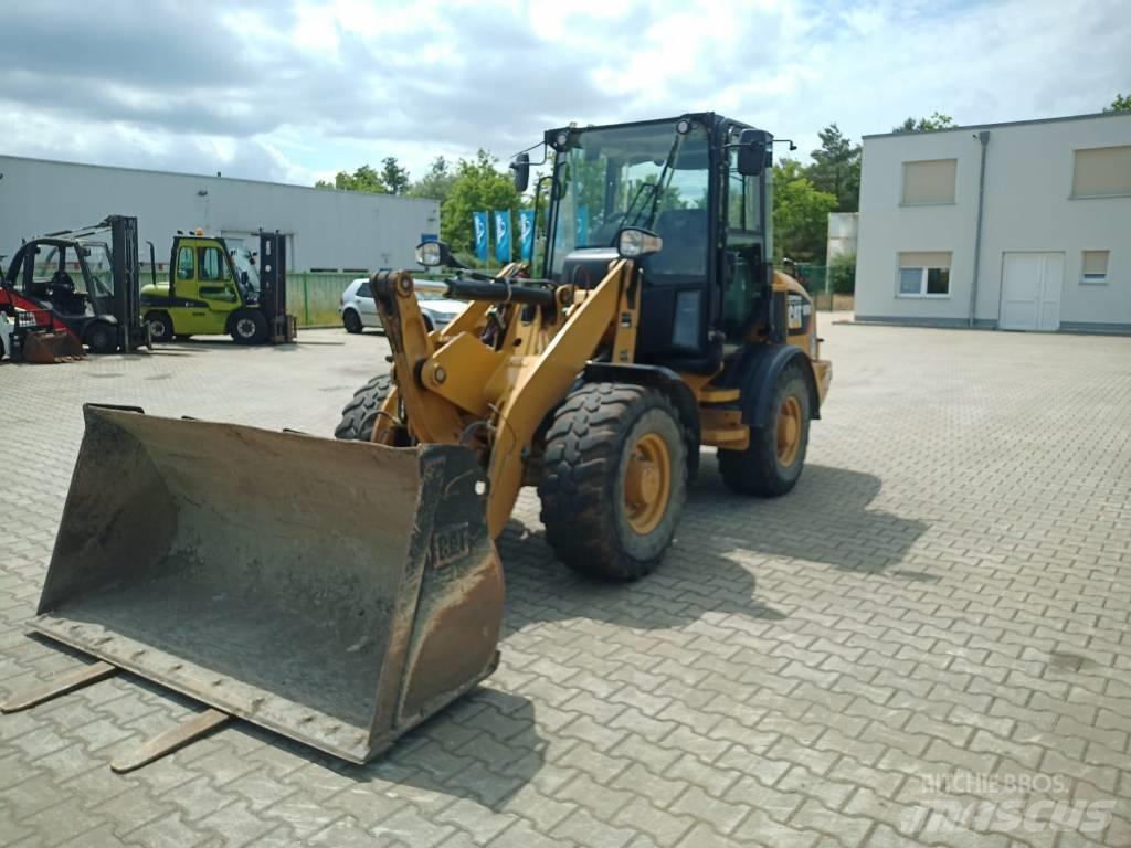 CAT 907 M Pale gommate