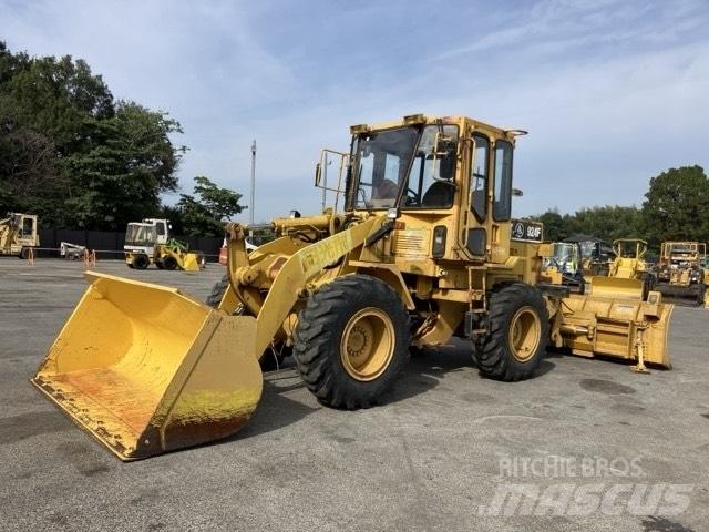 CAT 924 F Pale gommate