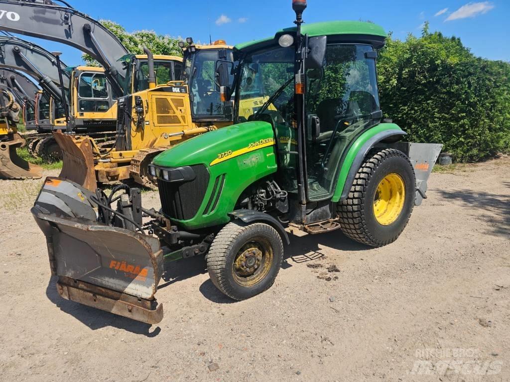 John Deere 3720 Trattori