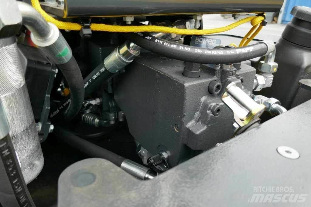 Bomag BW 213 DH-5 Compattatori da suolo
