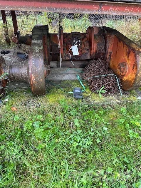 Valmet 875 Telaio e sospensioni