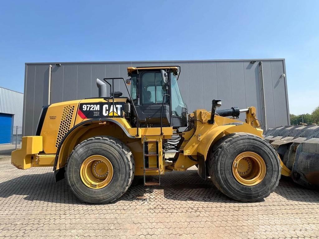 CAT 972M XE Pale gommate