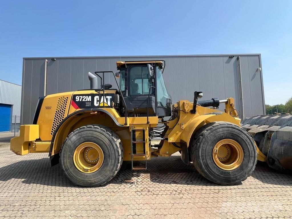 CAT 972M XE Pale gommate