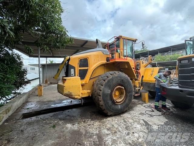 Volvo L 260 H Pale gommate