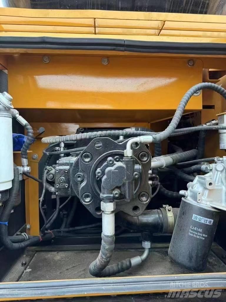 Sany 215C Escavatori cingolati