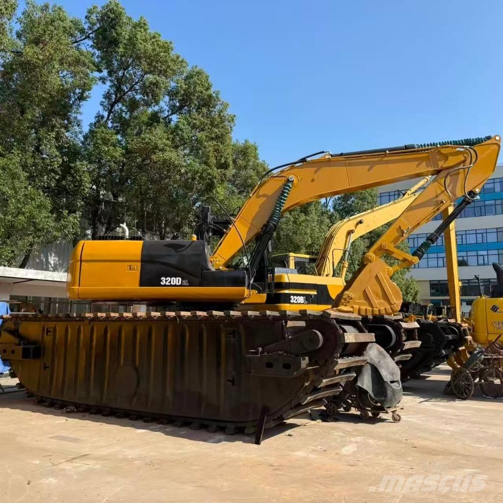 CAT 320 D Escavatori anfibi