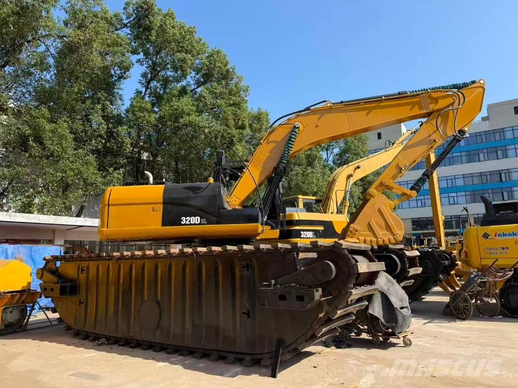 CAT 320 D Escavatori anfibi