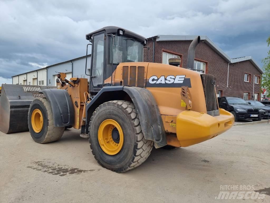 CASE 921 F Pale gommate