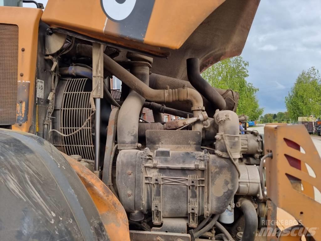 CASE 921 F Pale gommate
