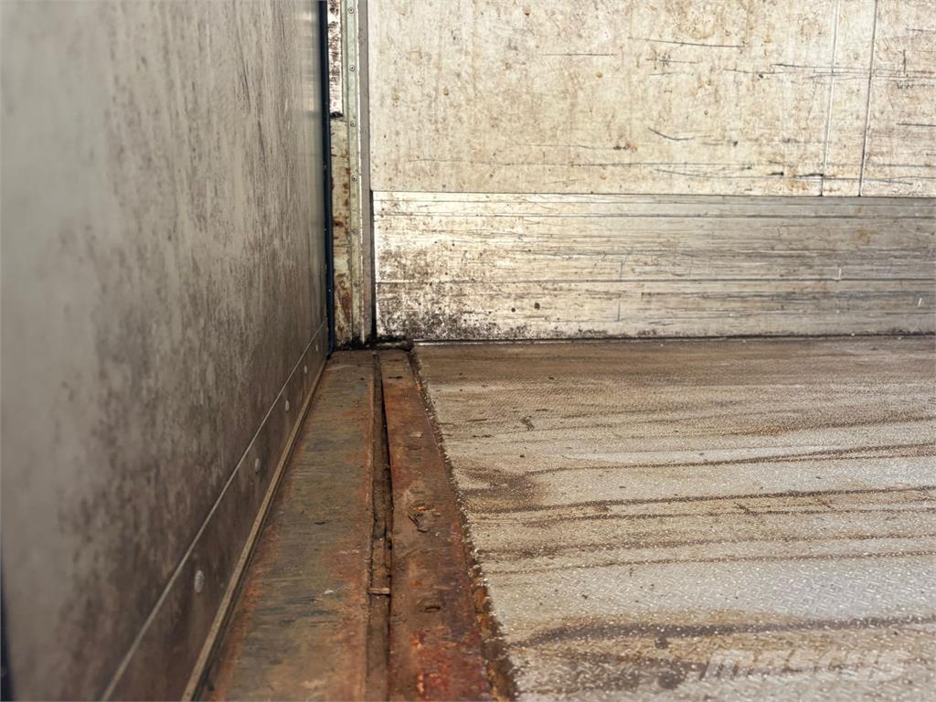 Schmitz 3aks Semirimorchi a cassone chiuso