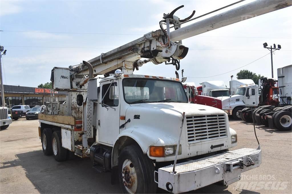 Altec D1090TR Autocarro per perforatrice mobile