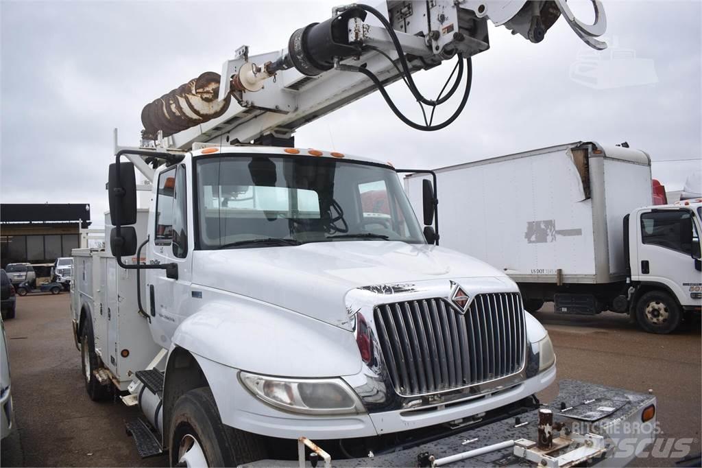 Altec D2045TR Autocarro per perforatrice mobile