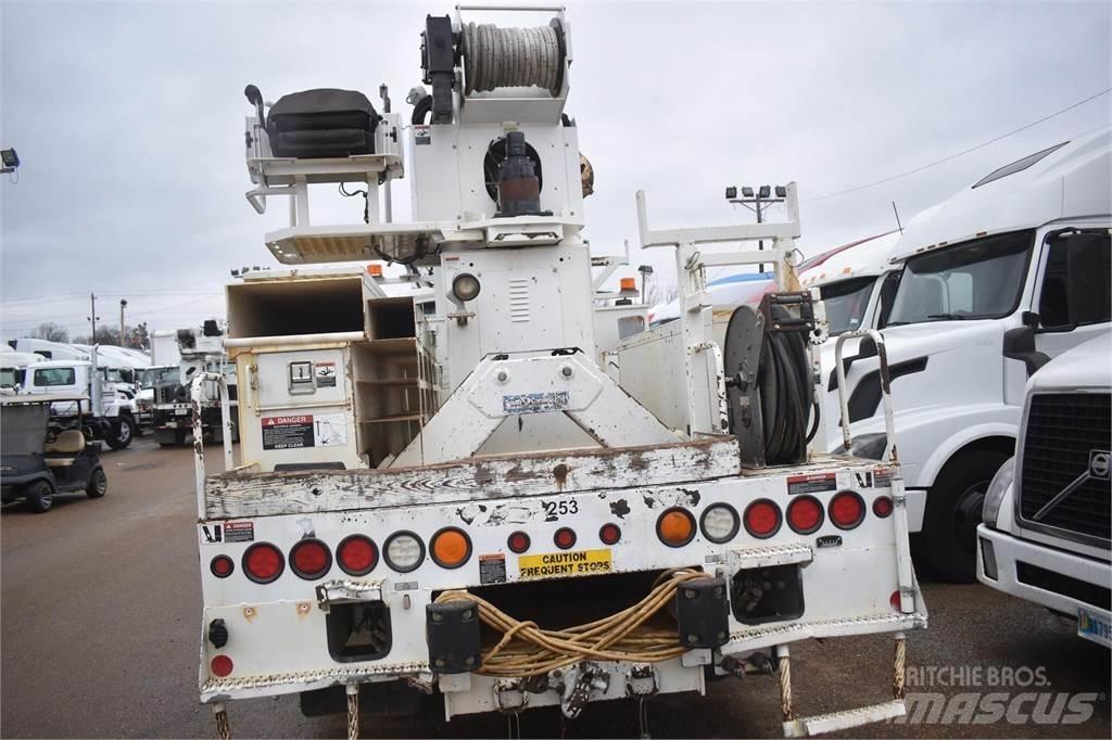 Altec D2045TR Autocarro per perforatrice mobile