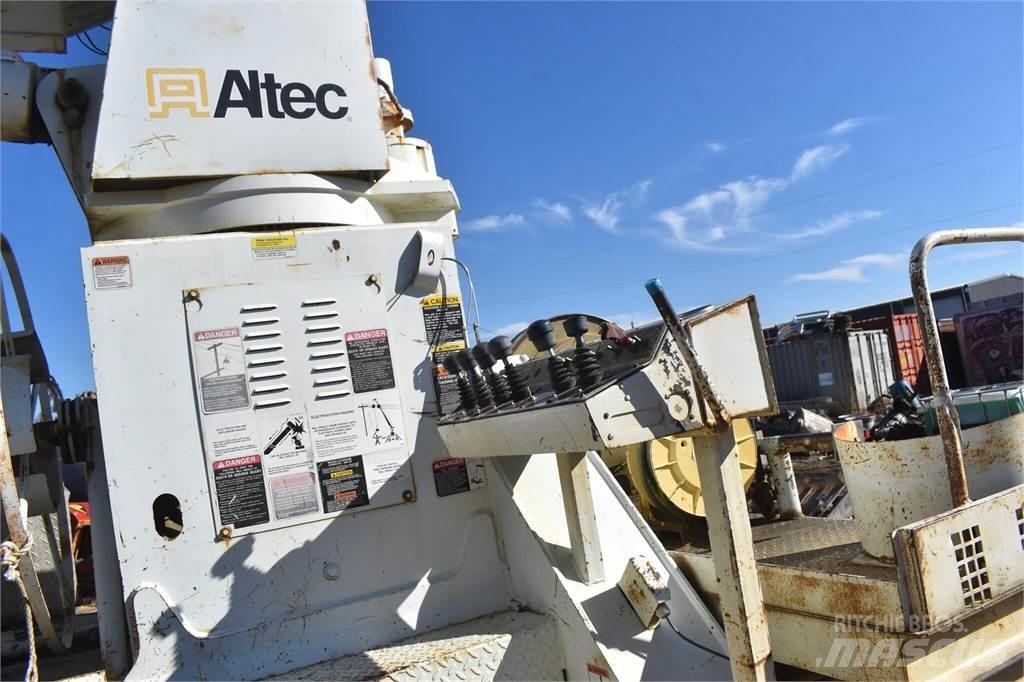 Altec D2045TR Autocarro per perforatrice mobile