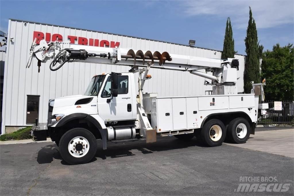 Altec D3060ATR Autocarro per perforatrice mobile