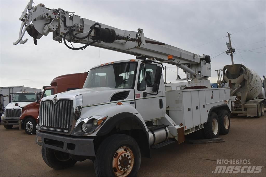 Altec D3060ATR Autocarro per perforatrice mobile