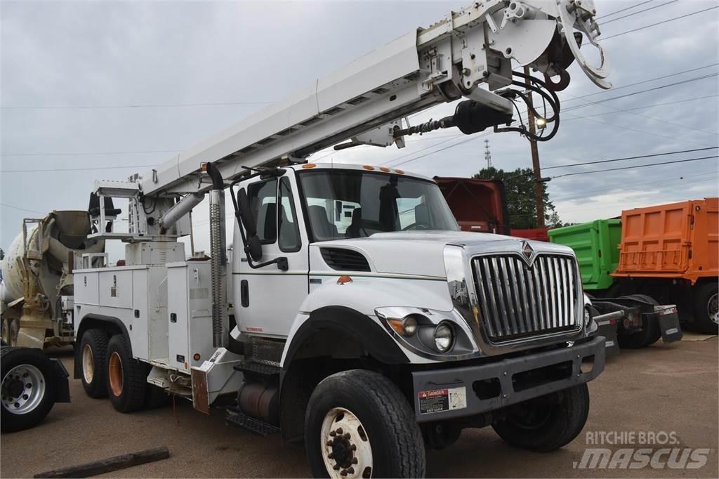 Altec D3060ATR Autocarro per perforatrice mobile