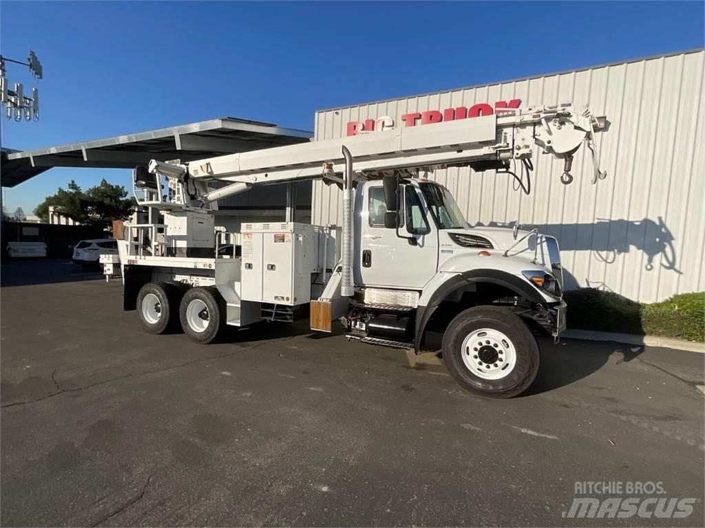 Altec D3060ATR Autocarro per perforatrice mobile