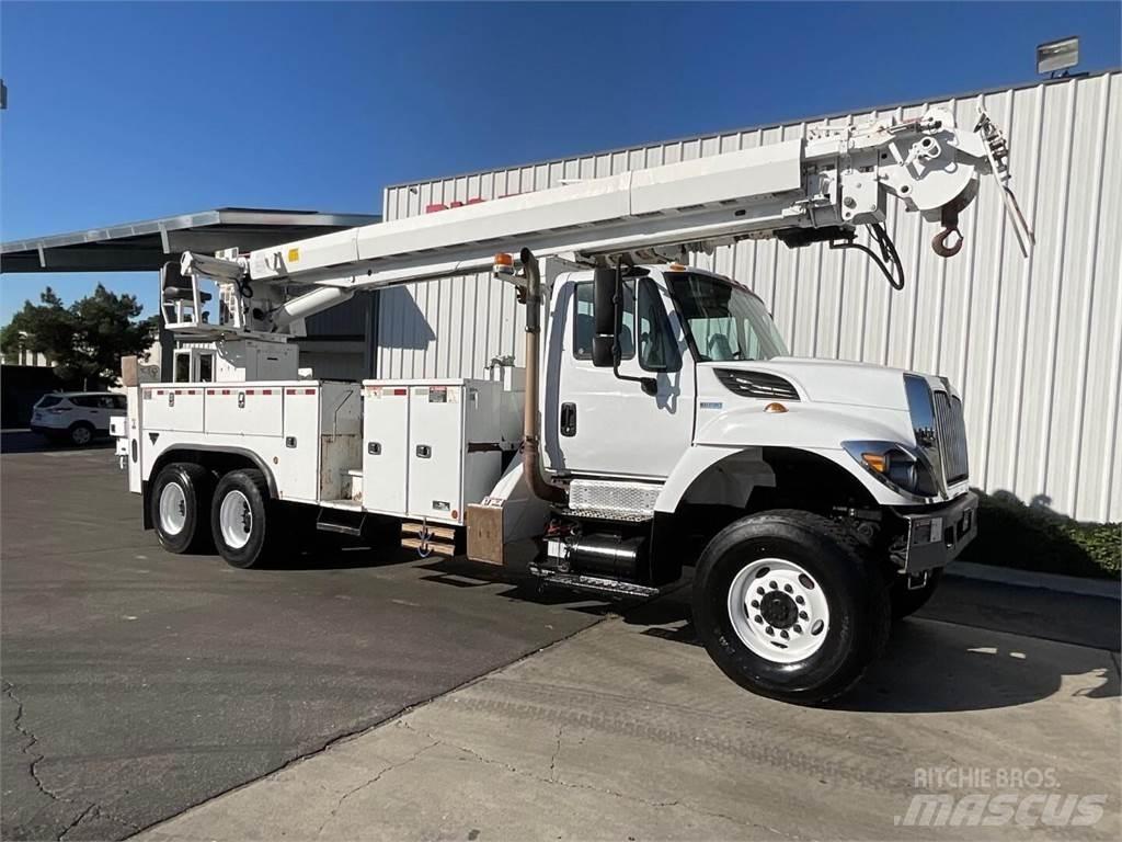 Altec D4065BTR Autocarro per perforatrice mobile