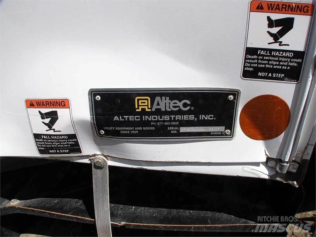 Altec DC47TR Autocarro per perforatrice mobile