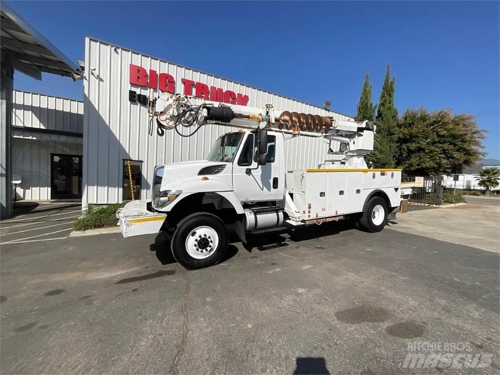 Altec DC47TR Autocarro per perforatrice mobile