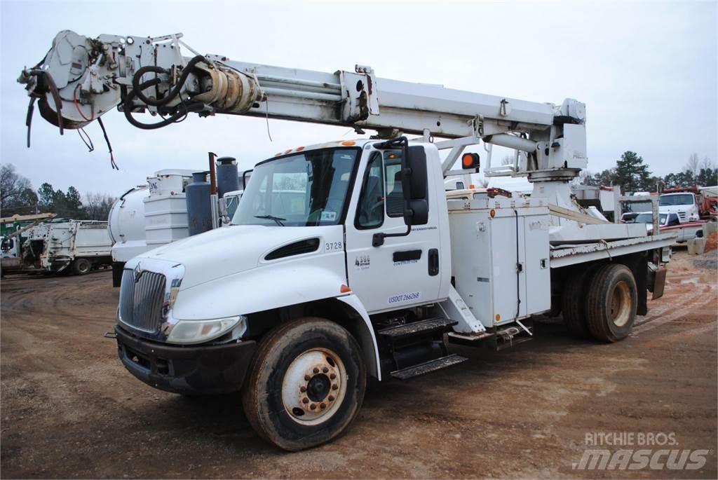 Altec DM47TR Autocarro per perforatrice mobile