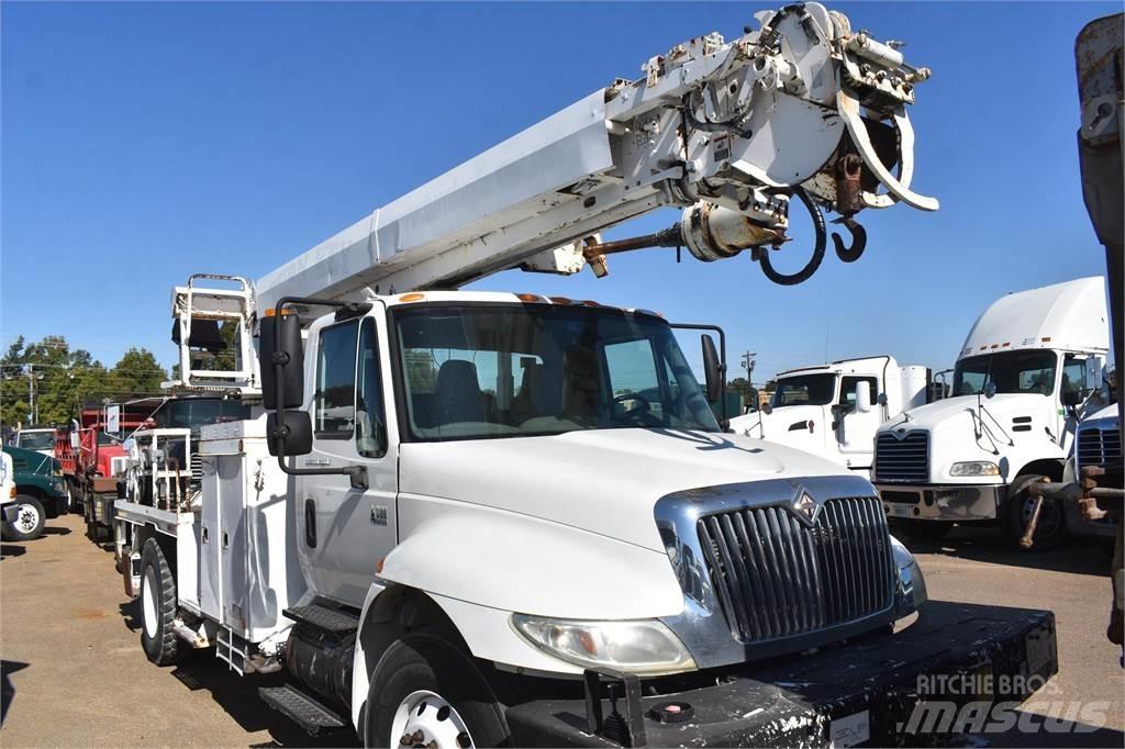Altec DM47TR Autocarro per perforatrice mobile