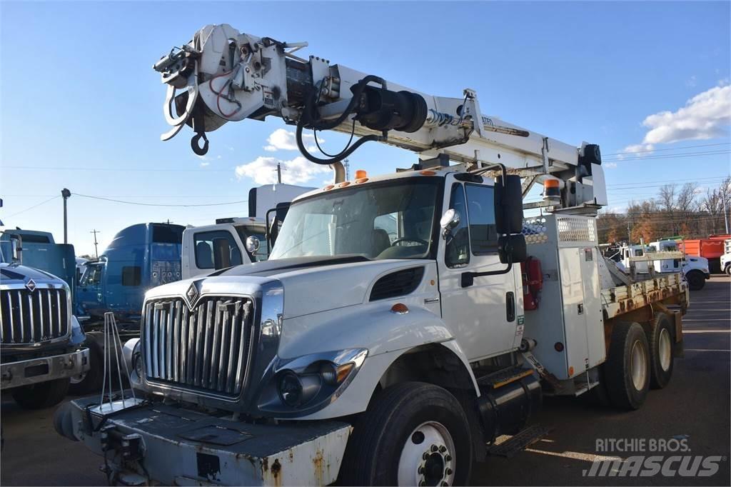 Altec DM47TR Autocarro per perforatrice mobile