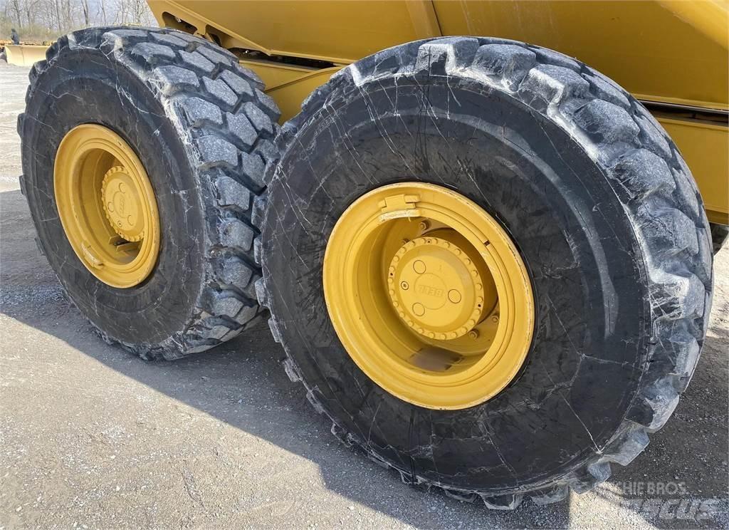Bell B25E Dumpers articolati