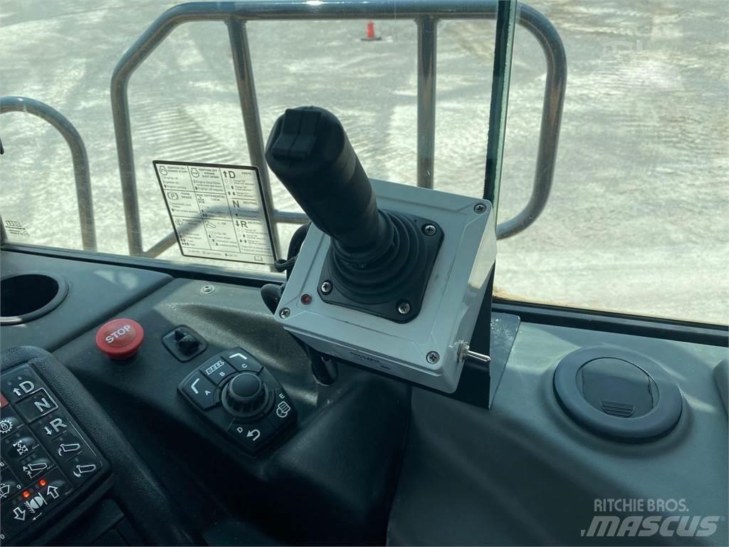 Bell B30E Autocisterne