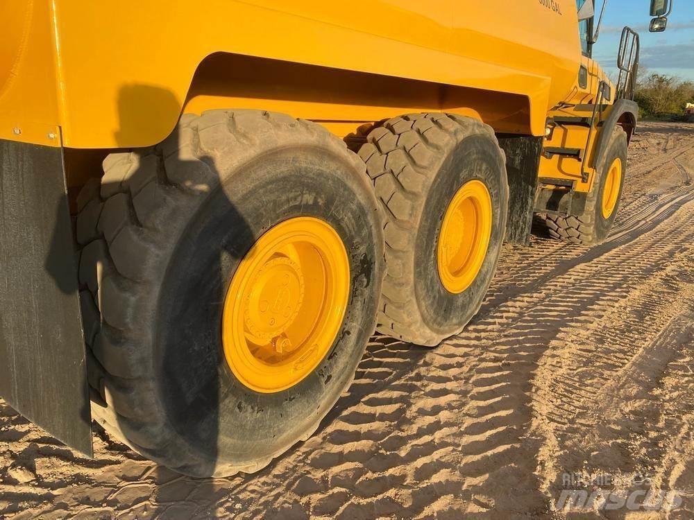 Bell B30E Autocisterne
