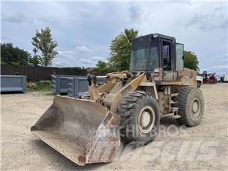 CASE 621B Pale gommate