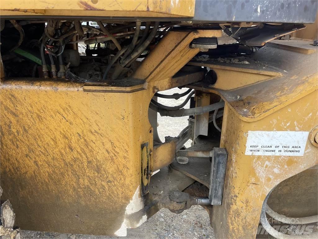 CASE 621B Pale gommate